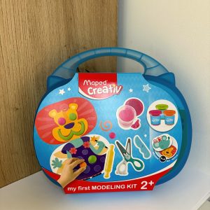 Valisette de pâte à modeler et accessoires 9 pièces