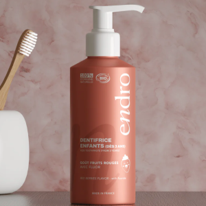 Dentifrice enfants avec fluor – goût fruit rouges