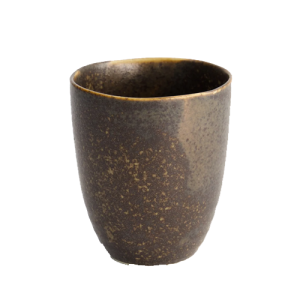 Tasse à thé brune tâchetée mate