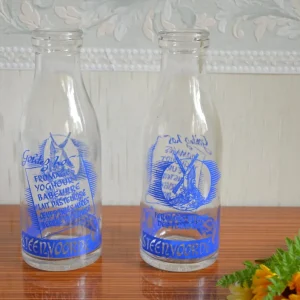 Bouteilles à yoghourt vintage