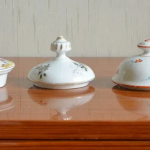 Lot de 5 couvercles en porcelaine à théières différents