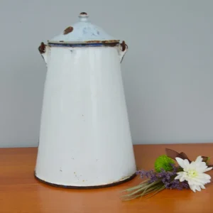 Pot à lait émaillé